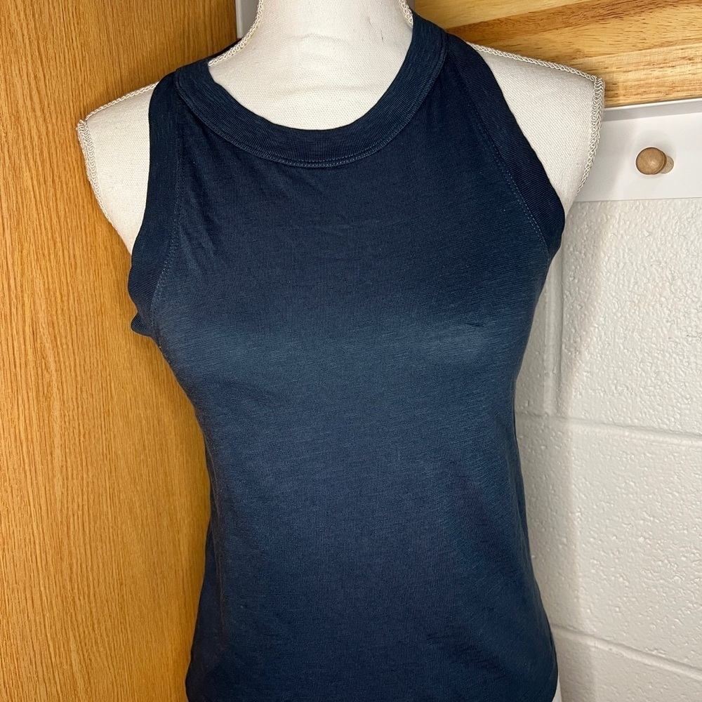 J. Crew ‘90s cropped organic slub cotton tank top. Size S